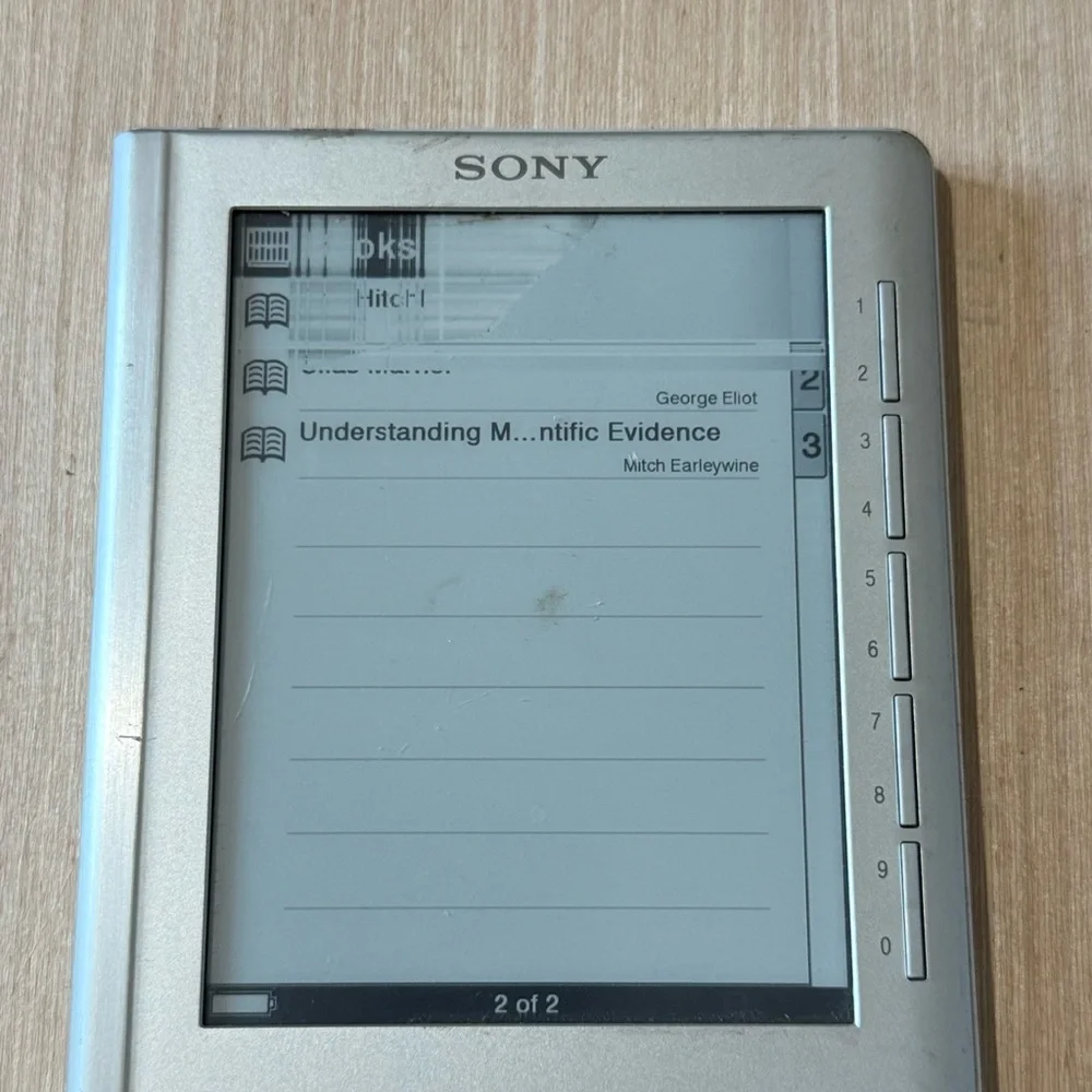 Sony PRS-300 eReaders Silver Broken Screen Turns On“Parts/Repair-Only”Buy As Is